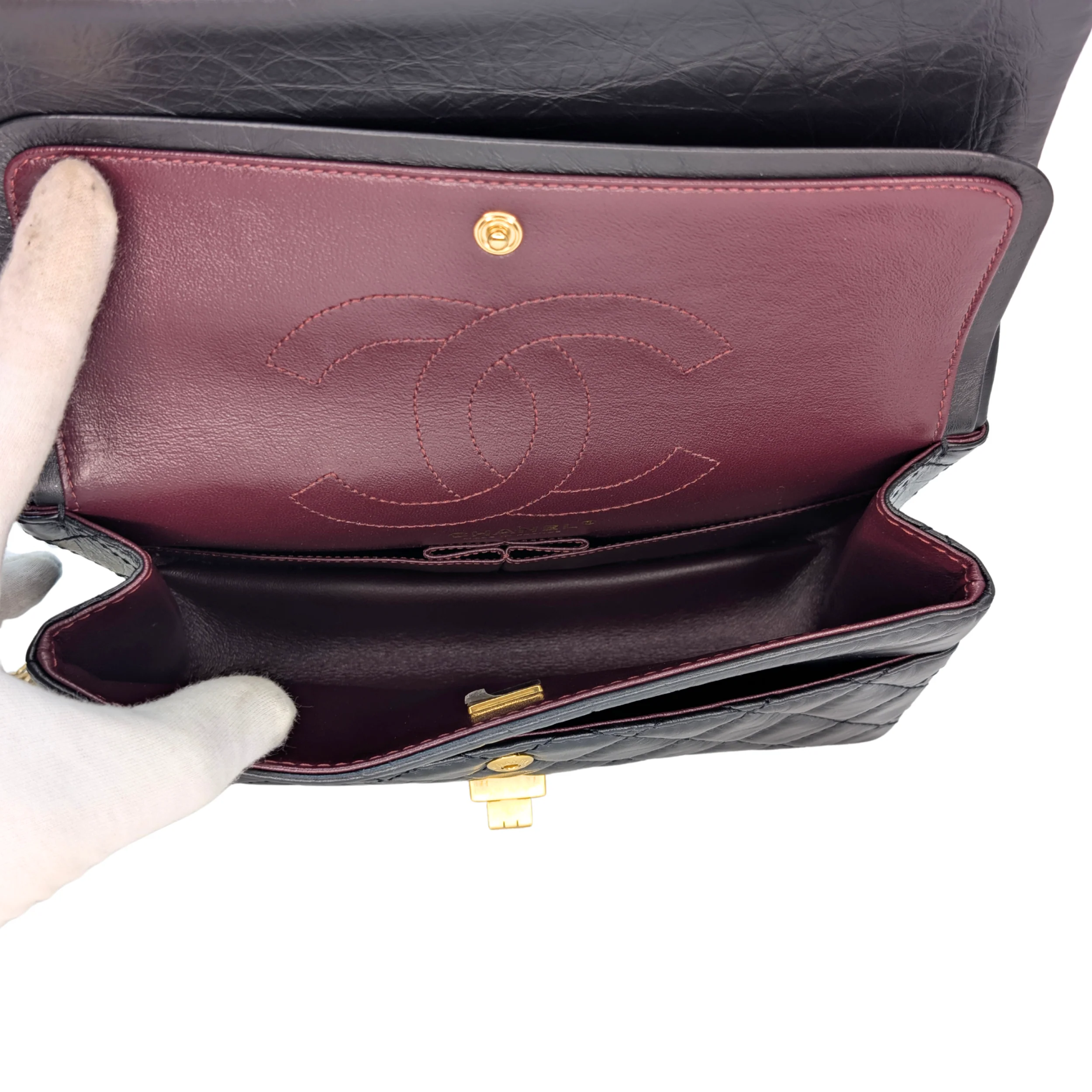 Chanel Black Distressed Calfskin 2.55 Reissue 225 Bag Black - Image 22