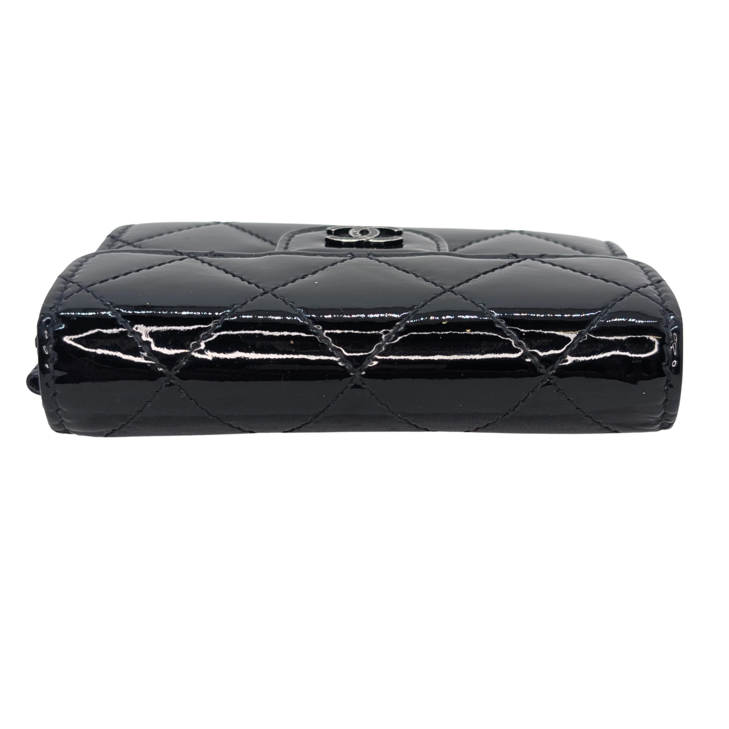 Chanel Classic Single Flap Small Matelassè Patent Folding Wallet Black - Image 4