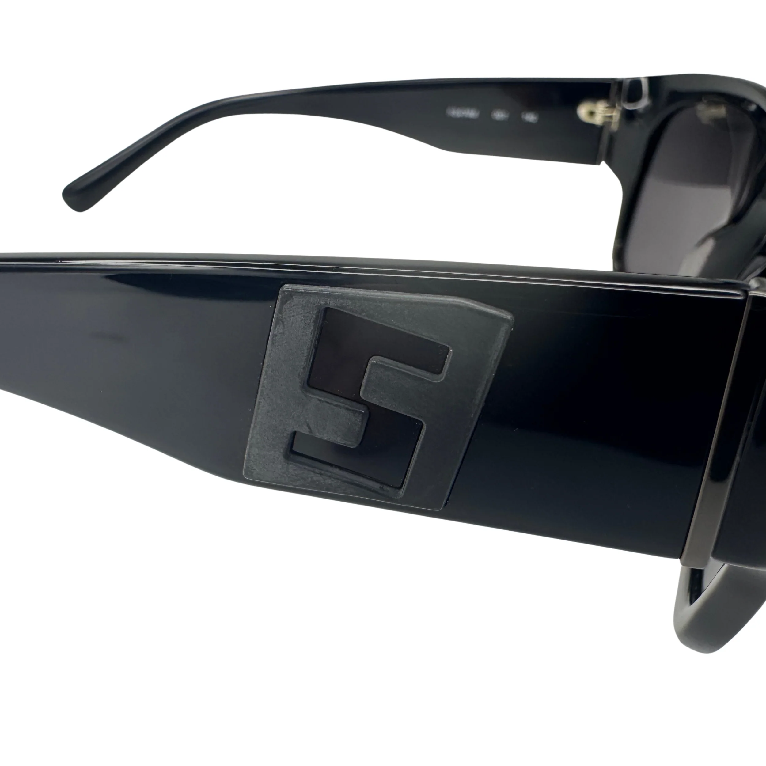 Fendi FS474M 001 Black Square Sunglasses - Image 4