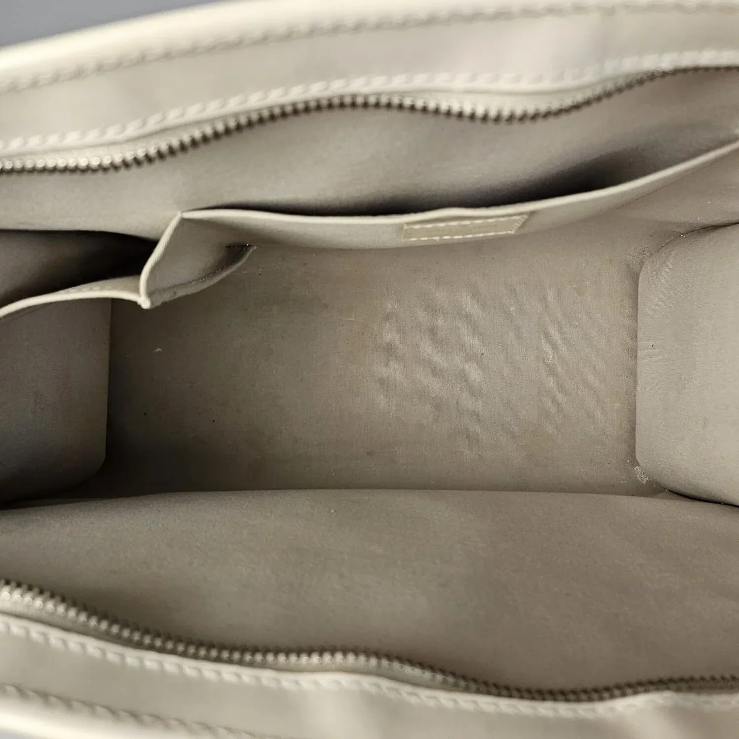Louis Vuitton Madeleine Epi GM Bag White - Image 11