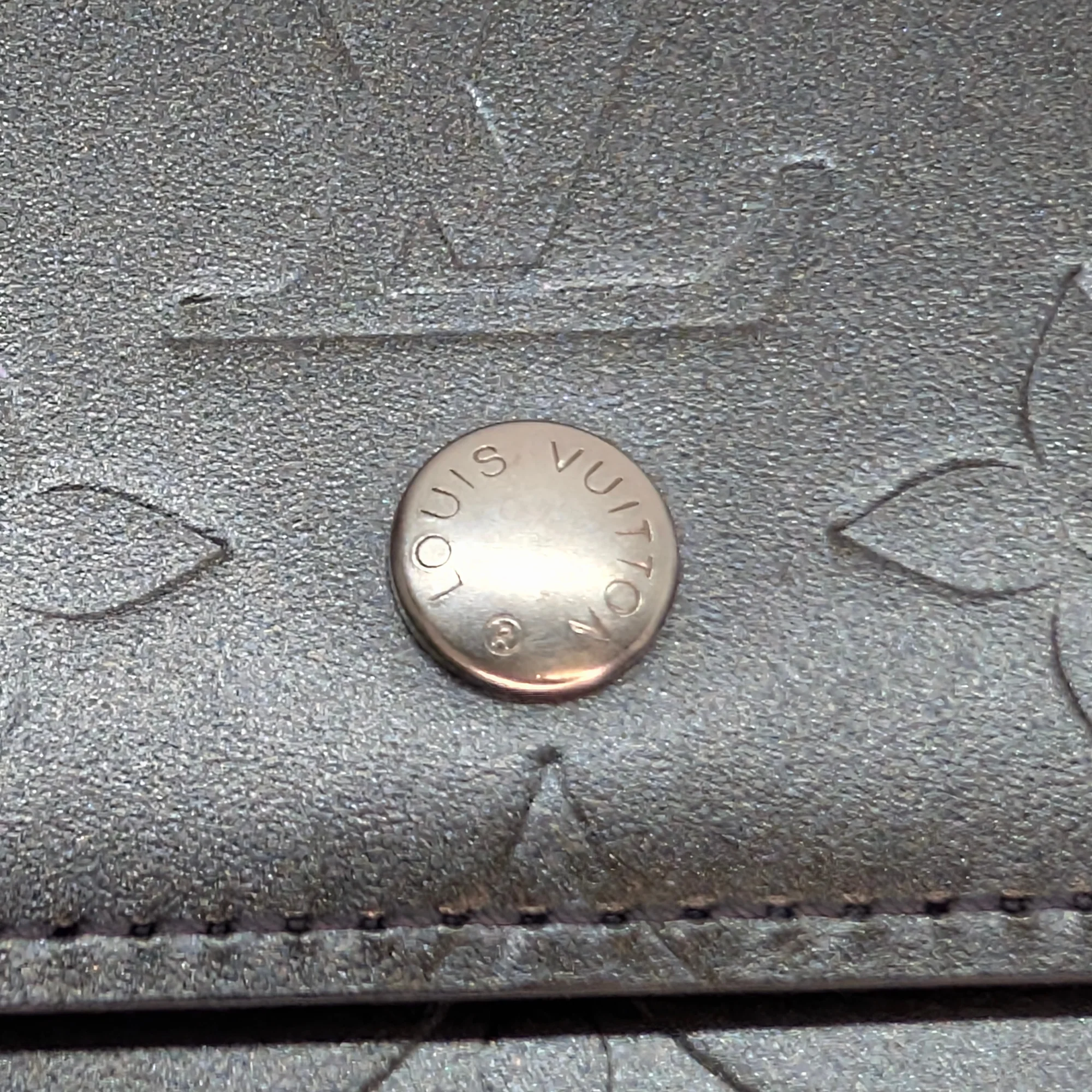 Louis Vuitton Vernis Charcoal Leather Wallet - Image 11