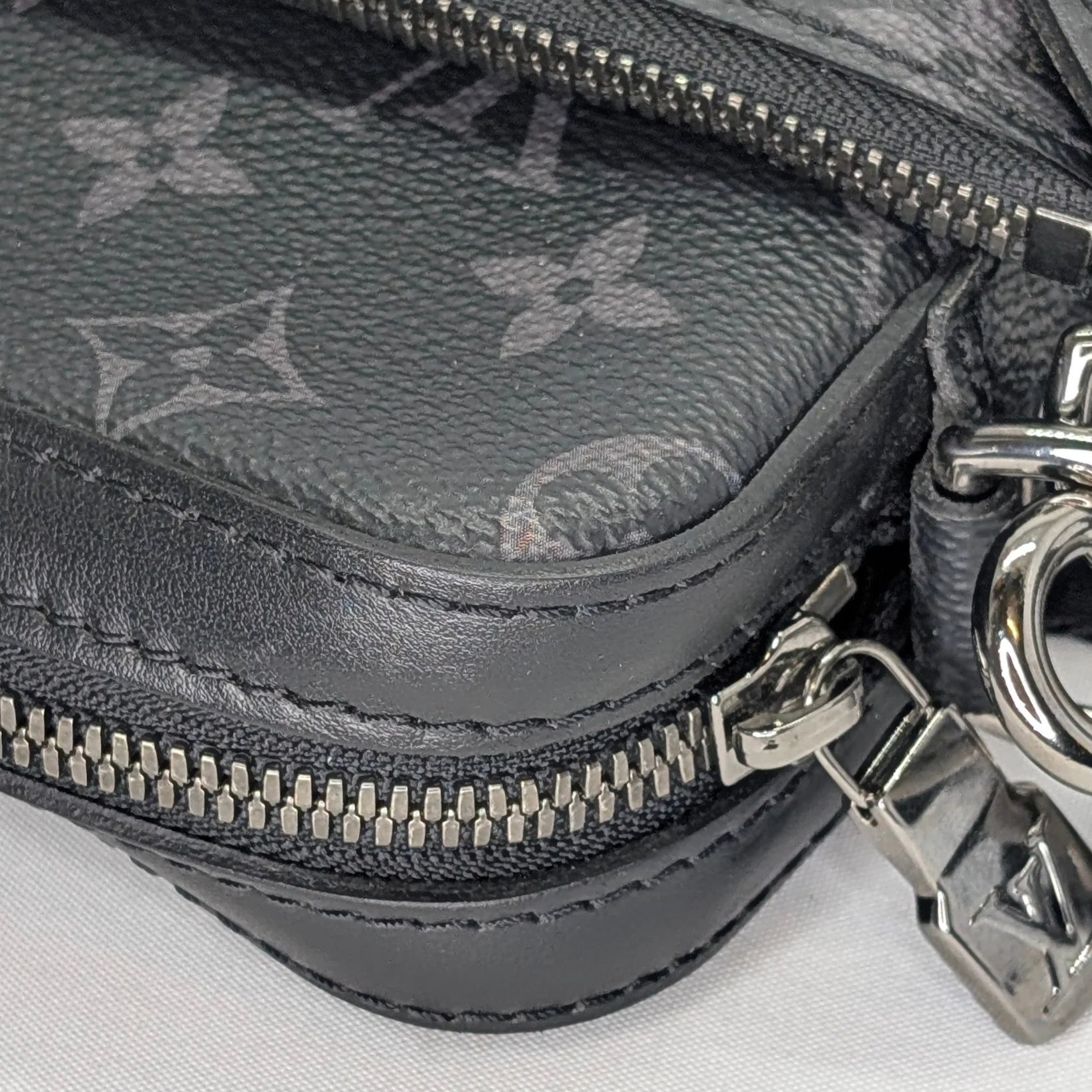 Louis Vuitton Trio Messenger Monogram Bag Black - Image 13