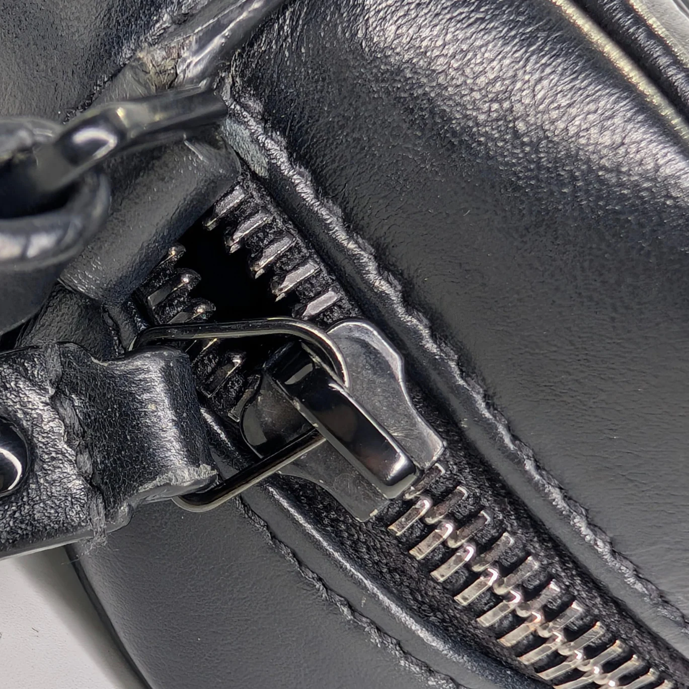 Yves Saint Laurent Loulou Camera Bag Black - Image 17
